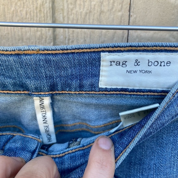 Rag & Bone Asymmetrical Hem Skinny Jeans Medium Light Wash Size 26 - Picture 4 of 8
